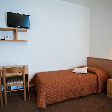 קדרצונה Hotel Rio מראה חיצוני תמונה