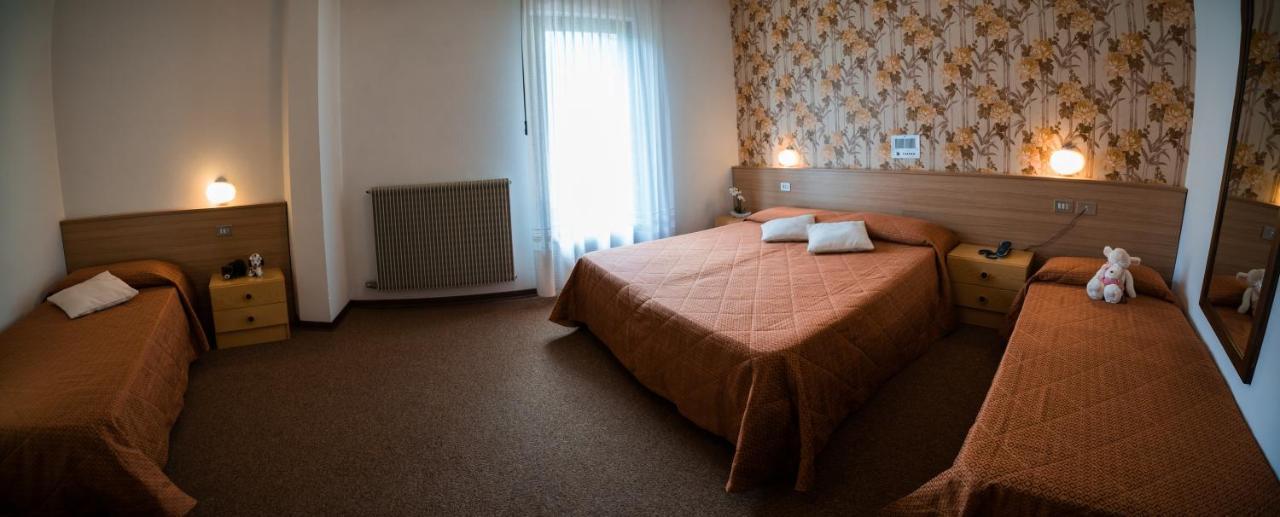 קדרצונה Hotel Rio מראה חיצוני תמונה