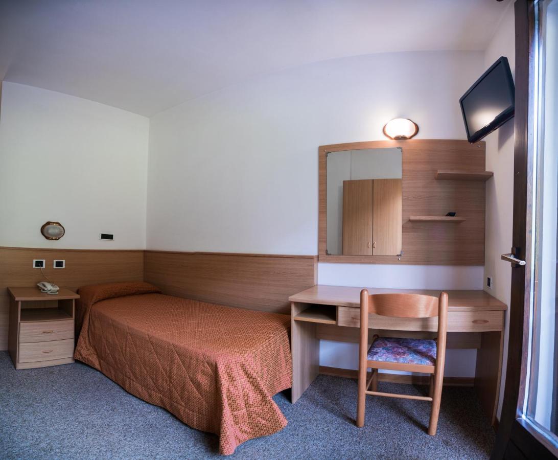קדרצונה Hotel Rio מראה חיצוני תמונה