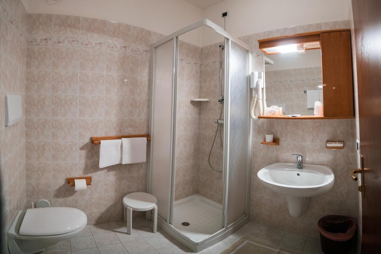 קדרצונה Hotel Rio מראה חיצוני תמונה