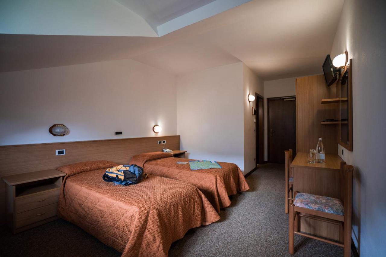 קדרצונה Hotel Rio מראה חיצוני תמונה