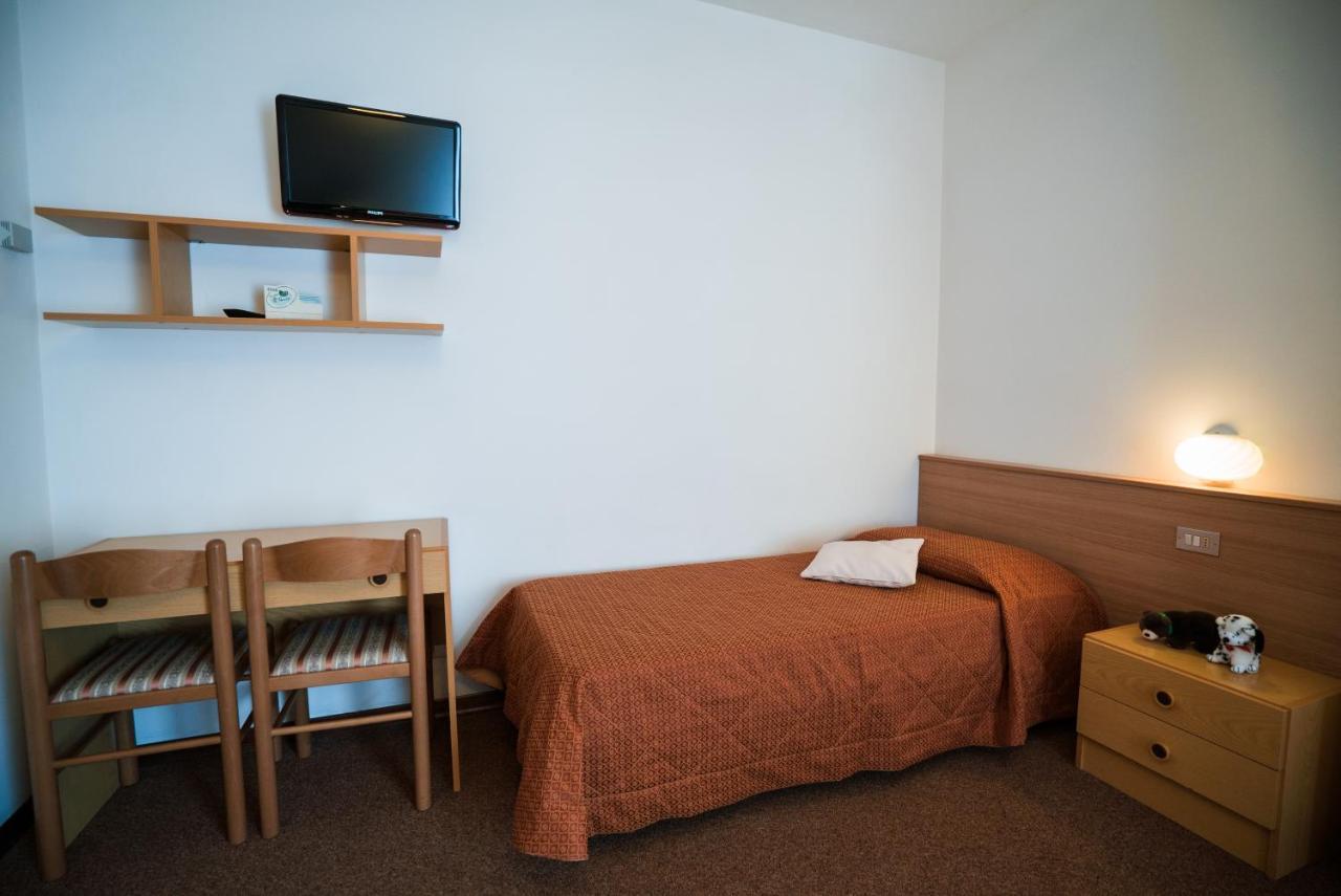 קדרצונה Hotel Rio מראה חיצוני תמונה
