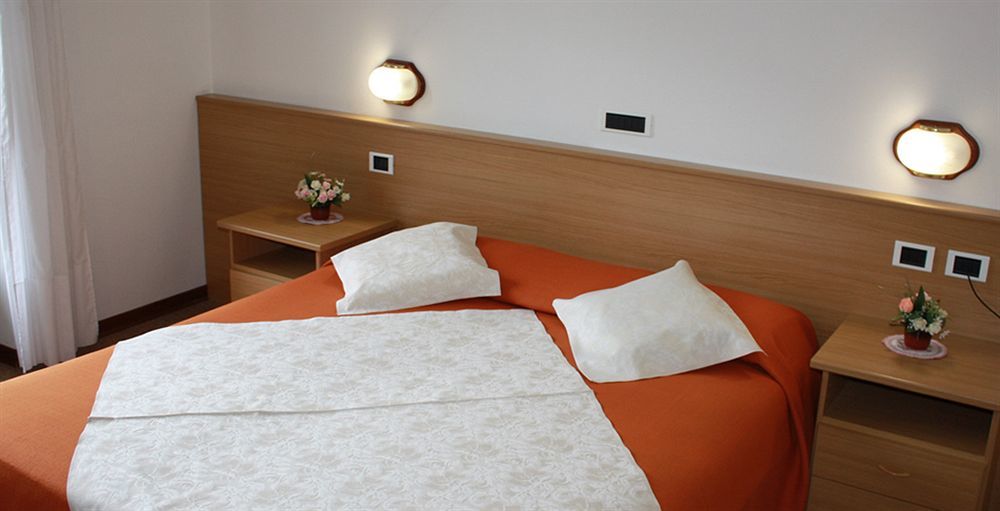 קדרצונה Hotel Rio מראה חיצוני תמונה